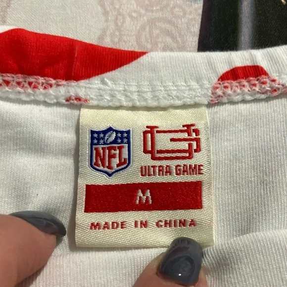 NFL Chiefs Graphic Top - Picture 2 of 4